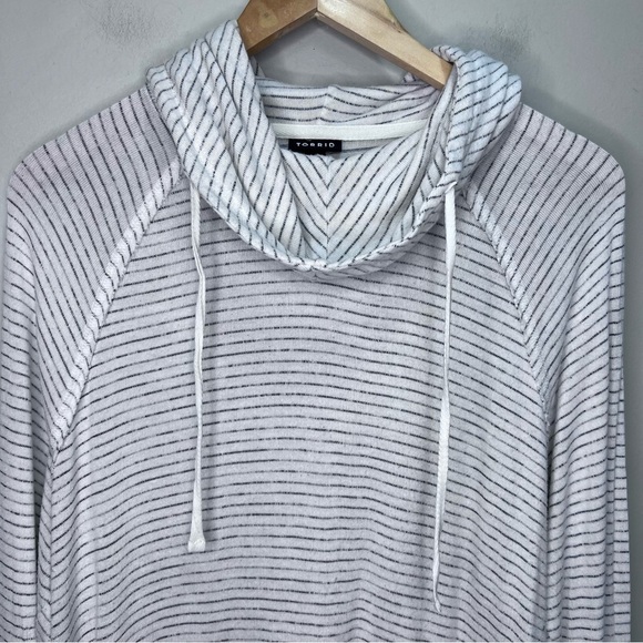 Torrid Striped Grey & White Lightweight Hoody - Picture 2 of 10